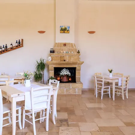 ファームステイ Masseria Il Vignale オストゥーニ